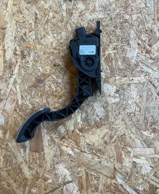 Volvo V40 Accelerator throttle pedal 31341776 6PV01036852