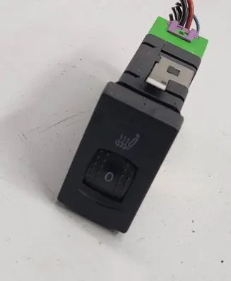 Volkswagen PASSAT B5.5 Seat heating switch 3B0963563C