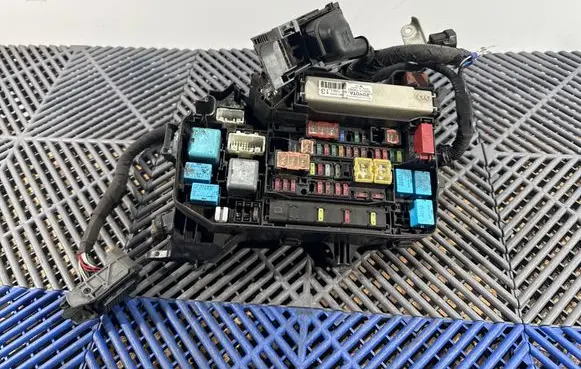 Lexus CT 200H Fuse box set 602730TA2