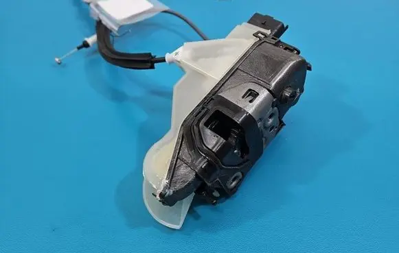 Peugeot 3008 II Front door lock 104235 IMPRK1556746