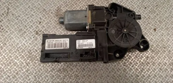 Renault Scenic III - Grand scenic III Front door window regulator motor 807319718R