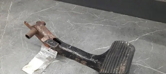 Ford Mondeo MK I Brake pedal 