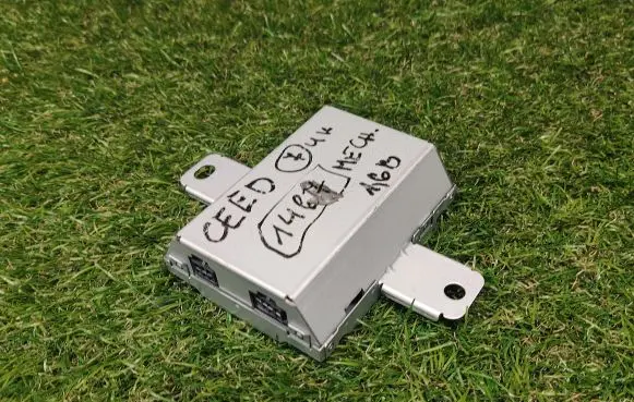 KIA Ceed USB socket connector 961201H500