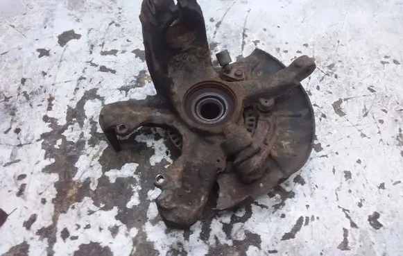 Volkswagen New Beetle Front wheel hub 