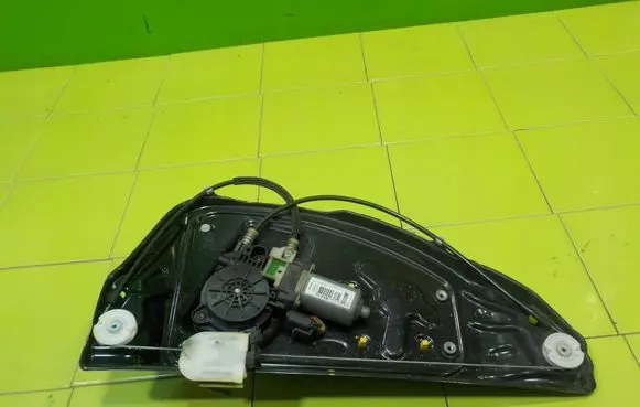 Land Rover Freelander 2 - LR2 Front door window regulator with motor 6H5227001AE