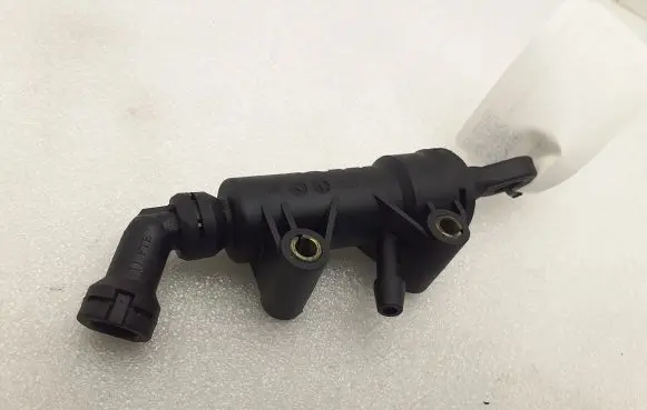 BMW 3 E46 Clutch master cylinder 1163899