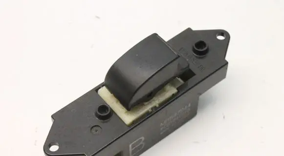 Mitsubishi Outlander Electric window control switch MR587944