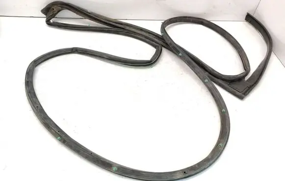 Rubber seal rear door