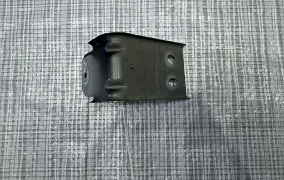 Maserati Grecale Fender mounting bracket C400