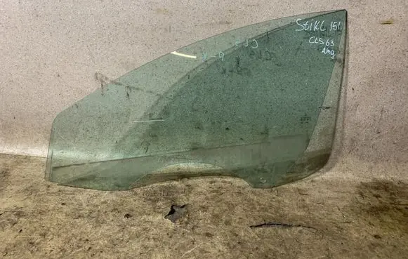 Mercedes-Benz CLS C218 X218 Front door window glass four-door 