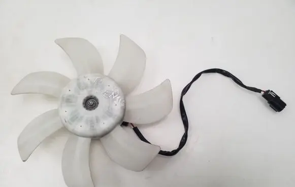 Toyota Avensis T220 Radiator cooling fan shroud 163630G060