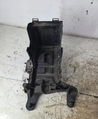 Volkswagen PASSAT B6 Battery box tray 1K0915333C