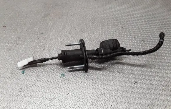 Opel Insignia A Clutch master cylinder 55561915