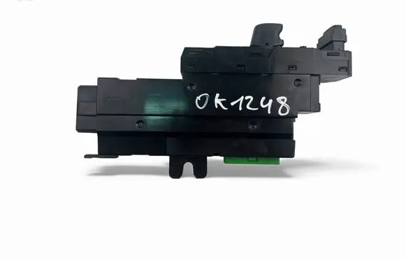 Volvo V70 Electric window control switch 9452961