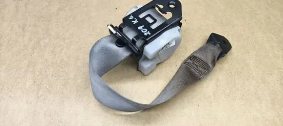 Rear seatbelt