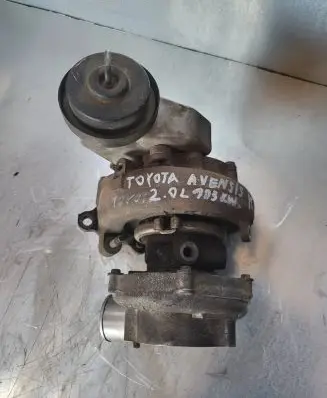 Toyota Avensis T250 Turbo 172010R022