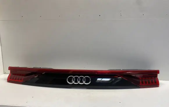 Audi Q8 Tailgate rear/tail lights 4M8.945.095.Q