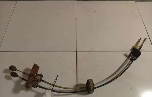 Opel Vectra C Gear shift cable linkage
