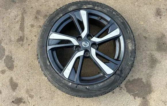 Nissan Juke I F15 R18 alloy rim 