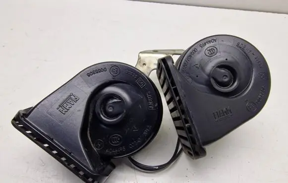 Ford C-MAX II Horn signal 00240712012 A043425 0055306