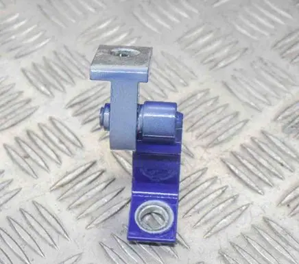 Skoda Octavia Mk3 (5E) Rear door lower hinge 8K0831401E