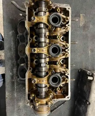 Isuzu Trooper Engine head 