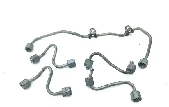 Fuel injector supply line/pipe