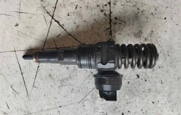 Audi A3 S3 8L Fuel injector 038130073AG