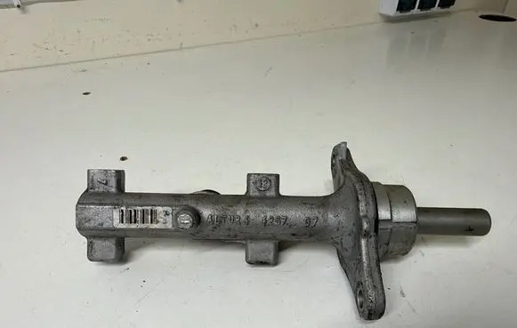 Renault Trafic II (X83) Master brake cylinder 04425707