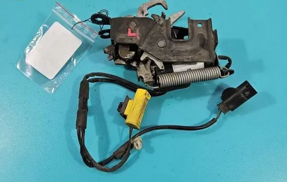BMW 5 G30 G31 G38 Engine bonnet/hood lock/catch 734741010 IMPRK1550511