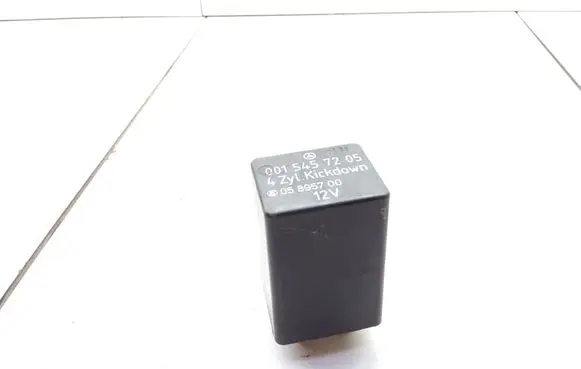 Mercedes-Benz E W124 Hazard warning light relay 05895700 0015457205