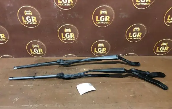 Mercedes-Benz C W204 Front wiper blade arm A2048200044 A2048201544