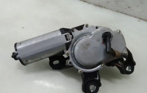 Volkswagen PASSAT B6 Wiper motor