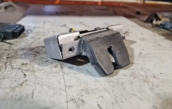 Volvo XC90 Tailgate/trunk/boot lock/catch/latch 31253053
