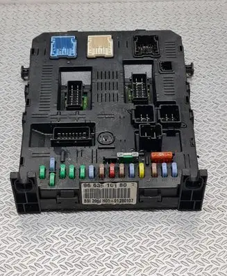 Citroen C4 I Picasso Fuse module 9663510180 BSI2004H01 01280107