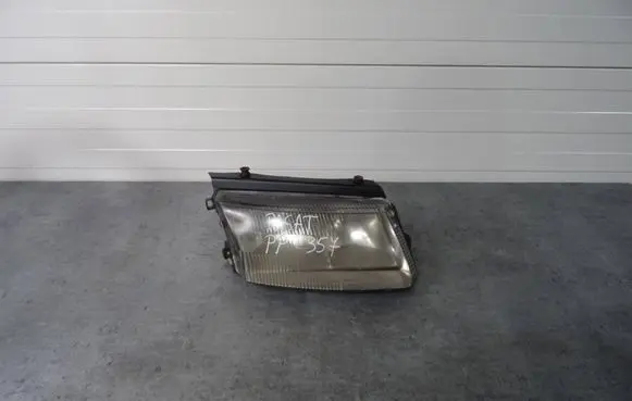 Volkswagen PASSAT B5 Headlight/headlamp