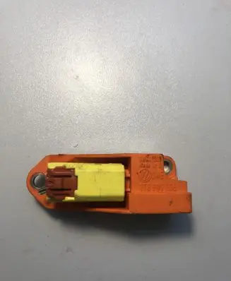 Volkswagen Touran I Airbag deployment crash/impact sensor 1T0909606