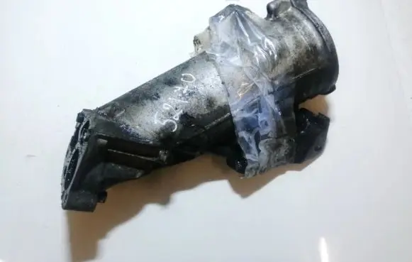 Mercedes-Benz C W202 Oil filter cover 6011840025