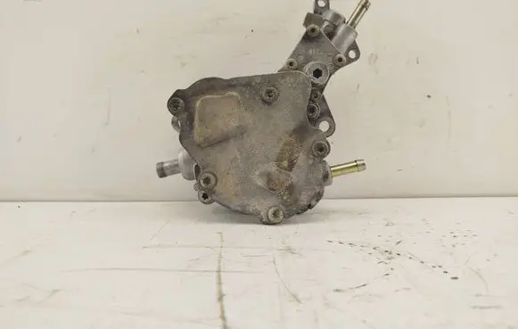 Volkswagen PASSAT B5 Vacuum pump 038145209A