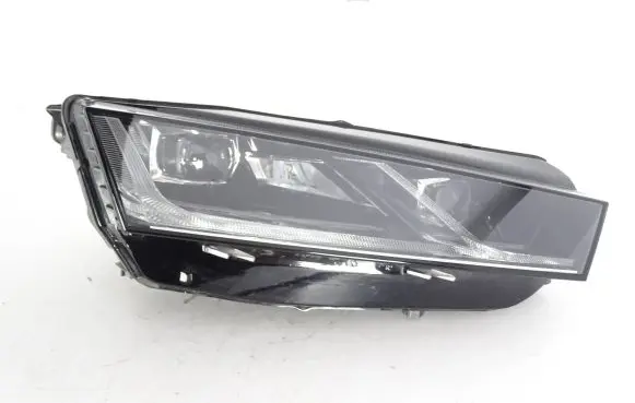 Skoda Octavia Mk4 Headlight/headlamp 5E4941016A