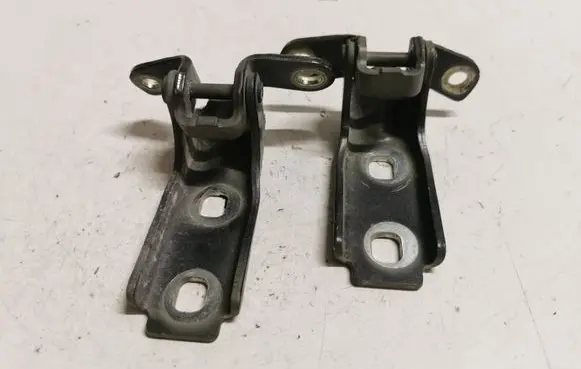 Chevrolet Camaro Front door hinge set P17296