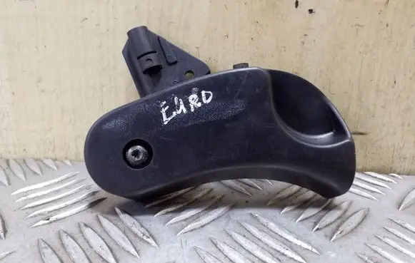 BMW 3 E46 Engine bonnet (hood) release handle 8223163