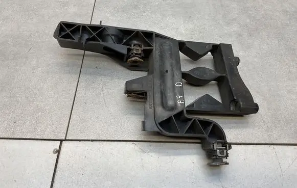 Audi A7 S7 4G Headlight/headlamp mounting bracket 4G8805608