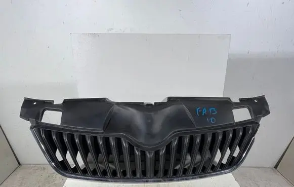 Skoda Fabia Mk2 (5J) Front bumper upper radiator grill 5J0853668C