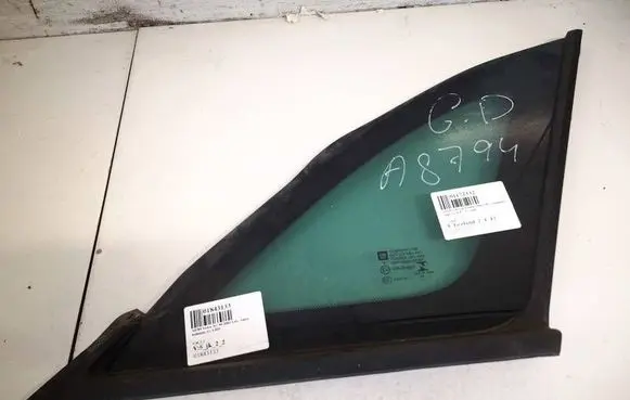 Opel Crossland X Rear side window