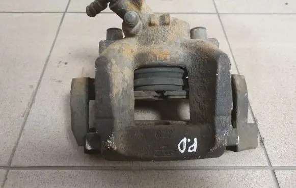 Front brake caliper