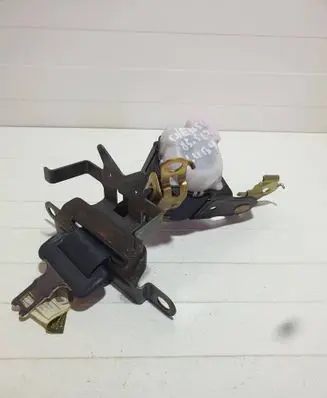 Rear seatbelt