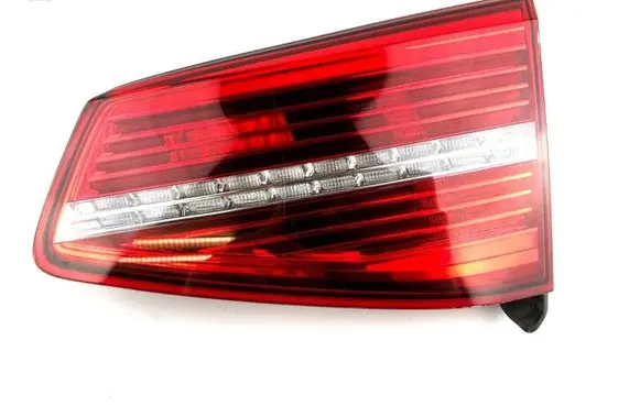 Volkswagen PASSAT B8 Tailgate rear/tail lights 3G9945308