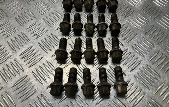 Mercedes-Benz C W204 Nuts/bolts 
