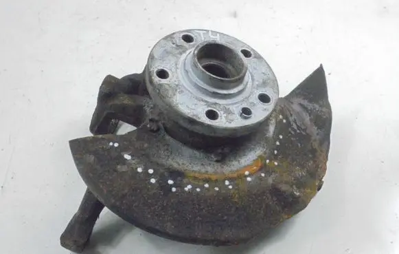 Volkswagen Transporter - Caravelle T4 Front wheel hub spindle knuckle